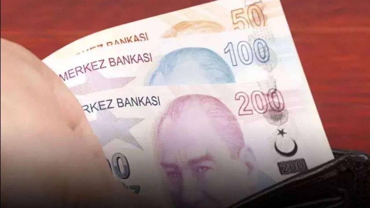 2000–2008 arası sigortalılar dikkat: SGK Uzmanı Özgür Erdursun kademeli emeklilik için o tarihi işaret etti! 6